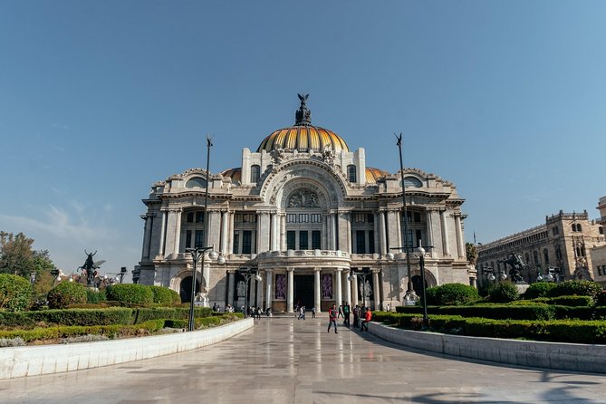 Highlights & Hidden Gems With Locals: Best of Mexico City Private Tour - Discover Mexico City’s Architectural Landmarks and Cultural Icons