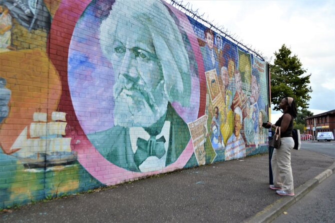 Highlights of Belfast sightseeing 4 hours private tour - Belfast Castle: A Historic Landmark with Scenic Views