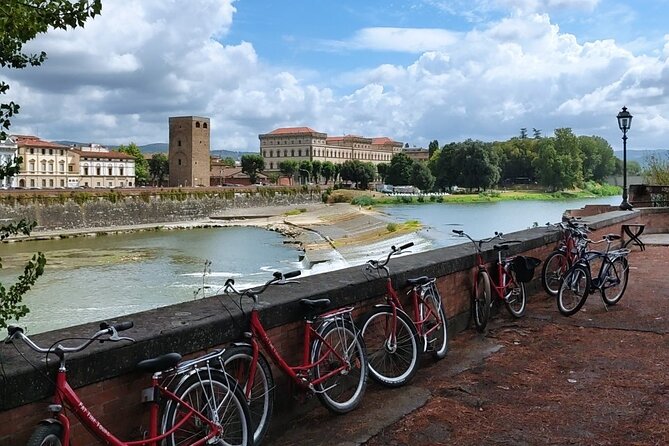 Highlights of Florence Bike Tour (E-bike Upgrade Available) - Crossing the Arno to Ponte Vecchio