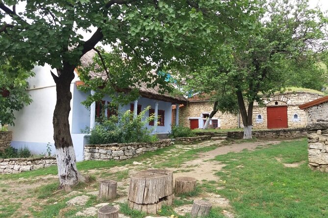 Highlights of Moldova - 3 destinations in 1 day-Small Group Tour - Starting Point and Convenience of Pickup in Chisinau