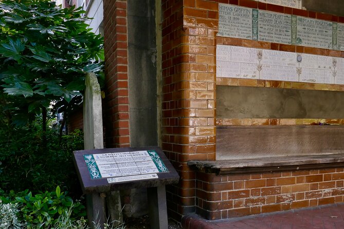 Highlights of Old London Town: Walking Tour of the Square Mile - Final Views of St. Paul’s Cathedral and Nearby Amenities