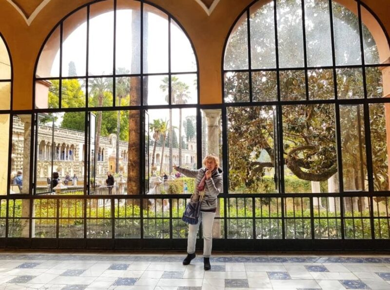 Highlights of Seville Monuments private Guided Tour - The Experience: Expert Guides and Seamless Visits