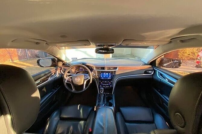 Highlights of Toronto city tour with private transfers - Key Points