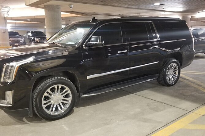 Highlights of Toronto city tour with private transfers - Visiting the CN Tower: Toronto’s Skyline Icon