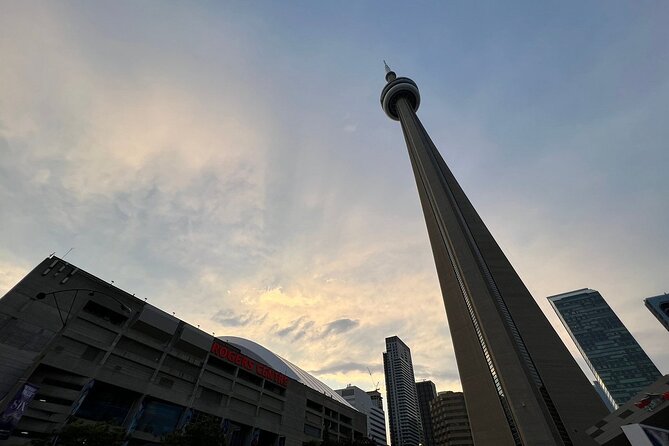 Highlights of Toronto city tour with private transfers - Exploring the Vibrant St. Lawrence Market