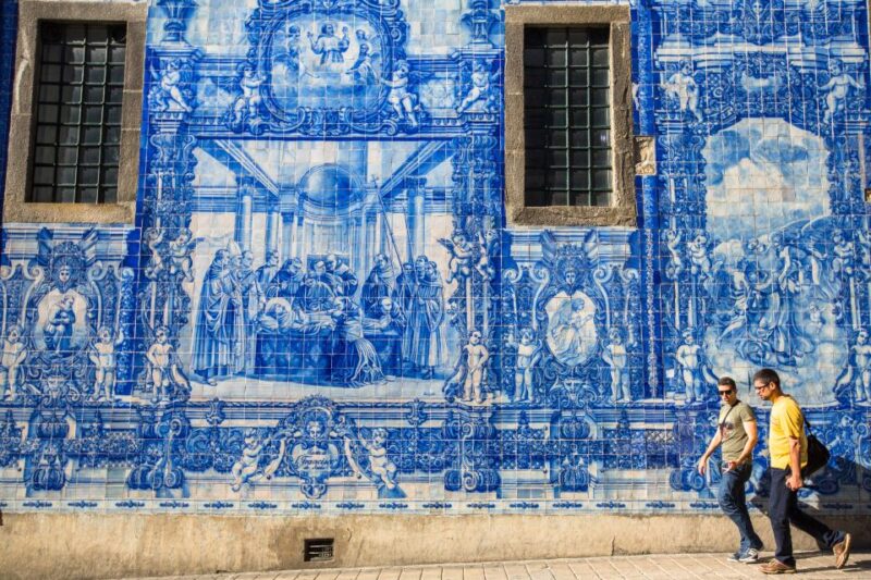 Highlights & Secrets of Lisbon Private Walking Tour - Lisbon Cathedral and Its Architectural Blend