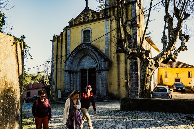 Hike in Sintra: Pena Palace, Moorish Castle, Quinta da Regaleira - Exploring Pena Palace and Its Romantic Architecture