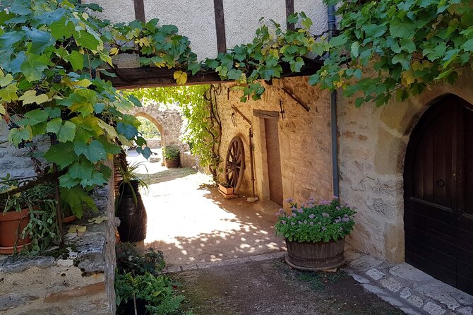 Hike to discover the most beautiful villages of France of the Dordogne valley : Loubressac and Autoire - Experience the Best of the Dordogne Valley Villages