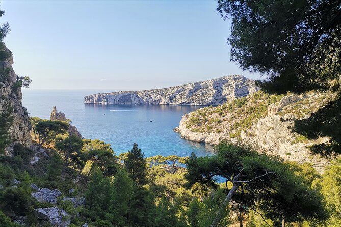 Hiking in the Calanques National Park from Marseille - The Role of the Guide and Group Size