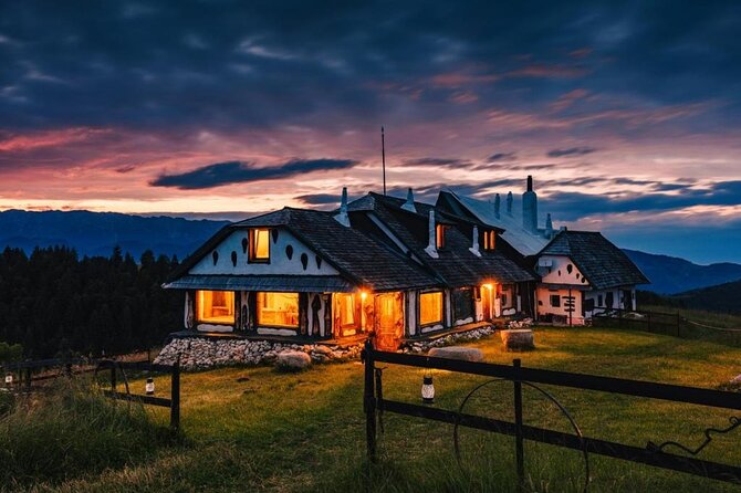 Hiking thought the best mountain villages in Romania-Private tour from Brasov - Visiting the Amfiteatrul Transilvania: A Unique Mountain Hamlet