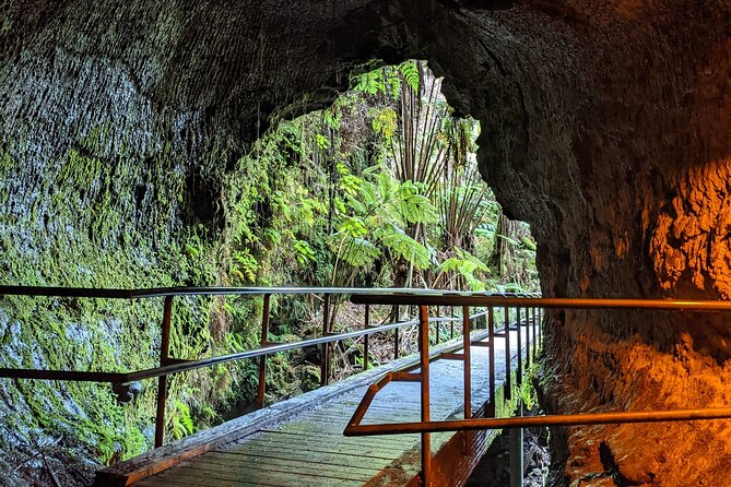 Hilo-6 Hour Private Tour-Volcanoes NP, Rainbow Falls and more. - Liliuokalani Gardens: Peaceful Japanese-Inspired Landscape