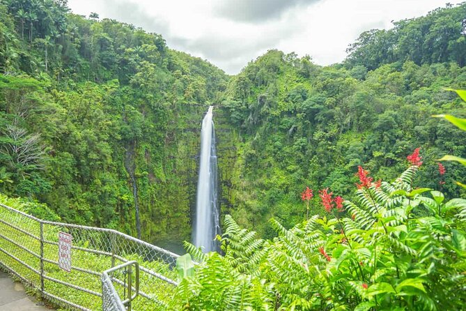 Hilo Volcano and Waterfall Discovery Tour with Local Insights - Local Flavors and Artisans at the Farmers Market and Chocolate Factory
