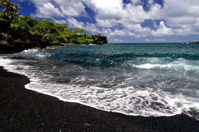 Hilo Volcano and Waterfall Discovery Tour with Local Insights - Practical Details and Group Experience