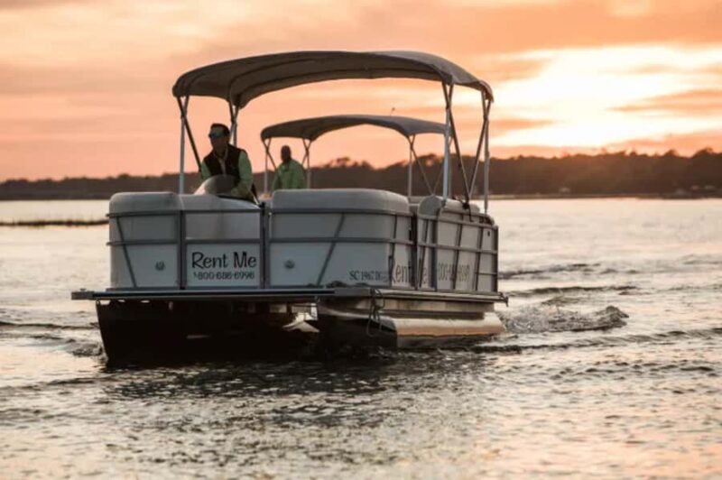 Hilton Head: 22' Luxury Pontoon Boat Rental - The Convenience of Departure from Shelter Cove Marina