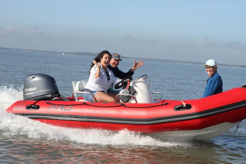 Hilton Head Island: Mini Boat Dolphin Tour - Driving your own mini boat: safety and skill