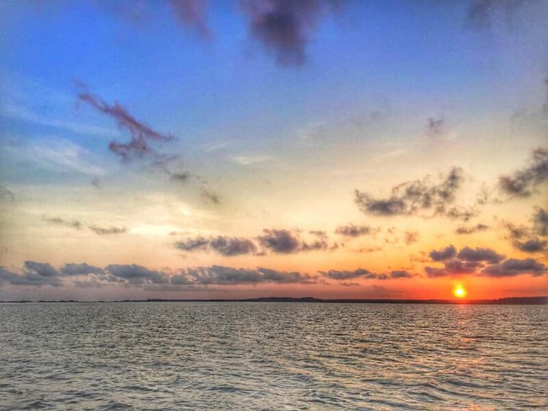 Hilton Head Island: Sunset Dolphin Watching Tour - Practical Details: Meeting Point, Accessibility, and Weather Considerations