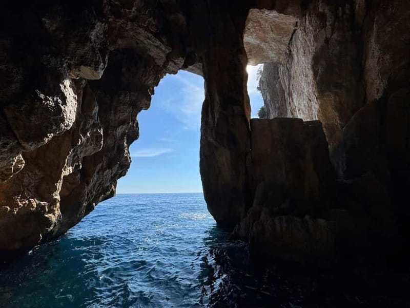 Himara:Pirate'sCaveTourwithswimstops&snorkeling(8-10persons) - Practical Details and Suitability