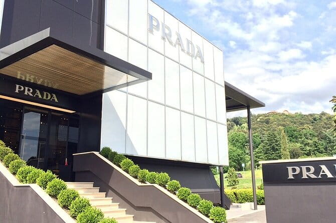 Hire a driver for The Mall Outlet - Limousine Service Florence - Luxurious Mercedes Transportation from Florence to The Mall Firenze