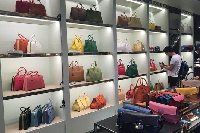 Hire a driver for The Mall Outlet - Limousine Service Florence - Booking Experience and Confirmation Process