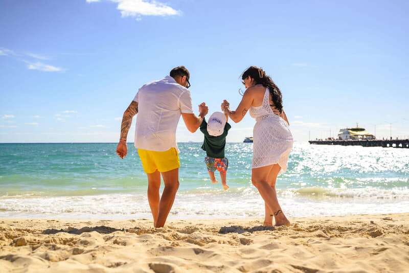 Hire Photographer Professional Photo Shoot Cancun - Customized Location Photo Sessions in Cancun