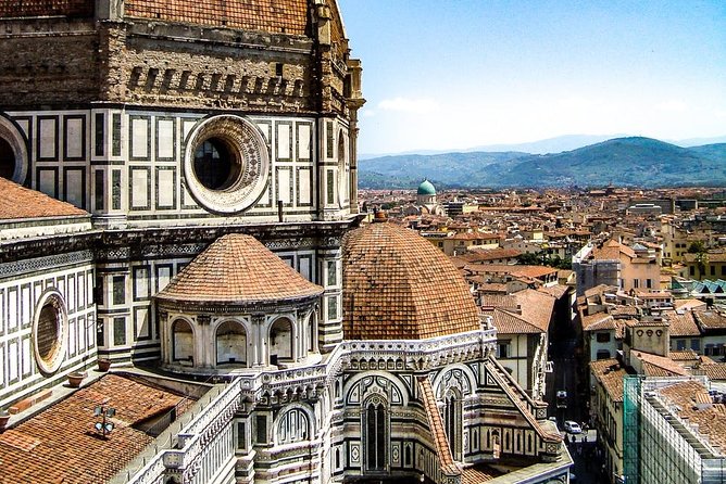 Hire Photographer, Professional Photo Shoot - Florence - Locations: From Famous Facades to Secret Alleys