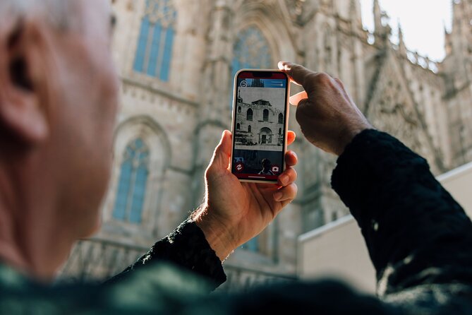 HistARy: Guided tour of the Gothic Quarter with Augmented Reality - Discover the Unique Blend of History, Comedy, and Augmented Reality in Barcelona’s Gothic Quarter