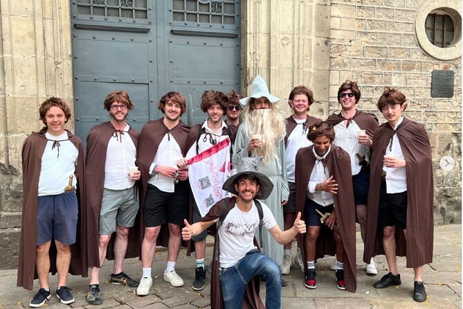 HistARy: Guided tour of the Gothic Quarter with Augmented Reality - Admiring Palau Reial Major de Barcelona