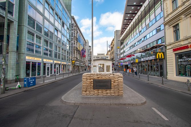 Historic Berlin: Exclusive Private Tour with a Local Expert - Bridging East and West Berlin at the Wall Landmark