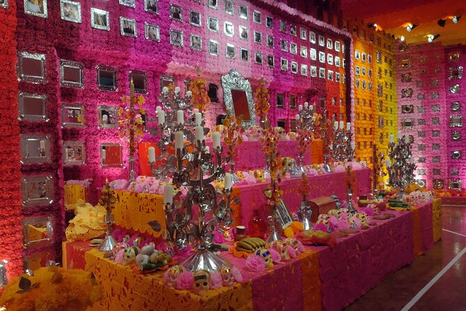 Historic center walking tour through time and space - Exploring the Templo de San Francisco