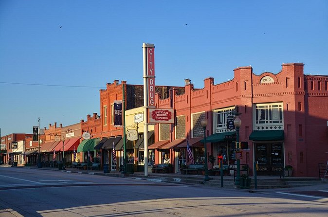 Historic Downtown Grapevine Tour for Large Groups - Frequently Asked Questions