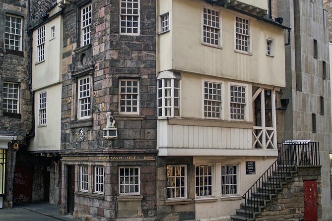 Historic Edinburgh and Rosslyn Chapel Full-Day Private Tour in a Premium Minivan - Comfort and Convenience Onboard the Mercedes Minivan