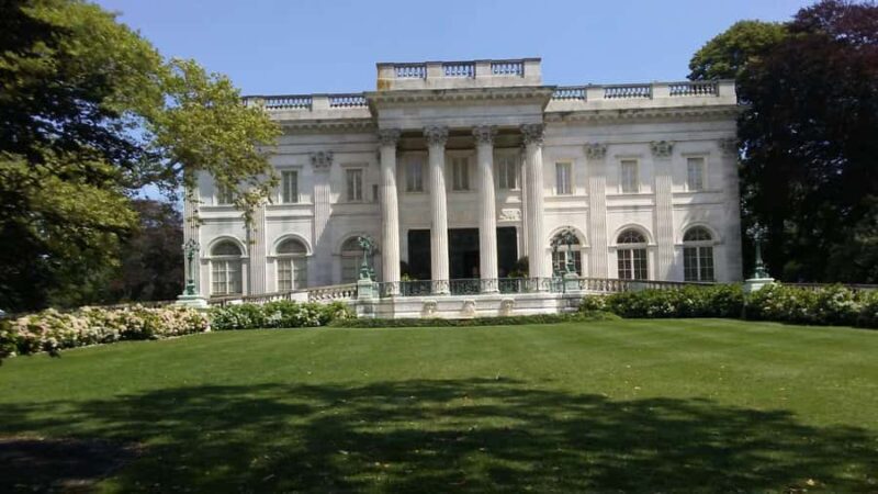 Historic Highlights of Newport,RI with with the Gilded Age - Newports Historic Colonial District: A Glimpse into the 17th and 18th Century