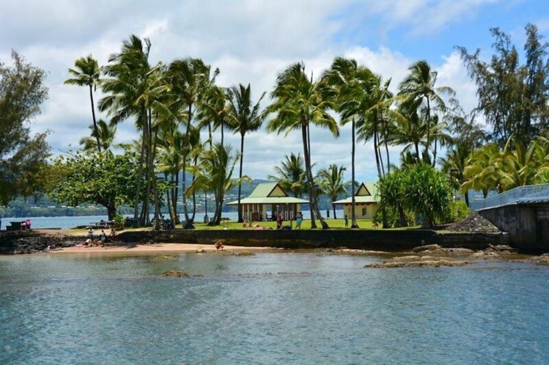 Historic Hilo Bay and Coconut Island Guided Kayak Adventure - The Role of the Guides and Their Storytelling