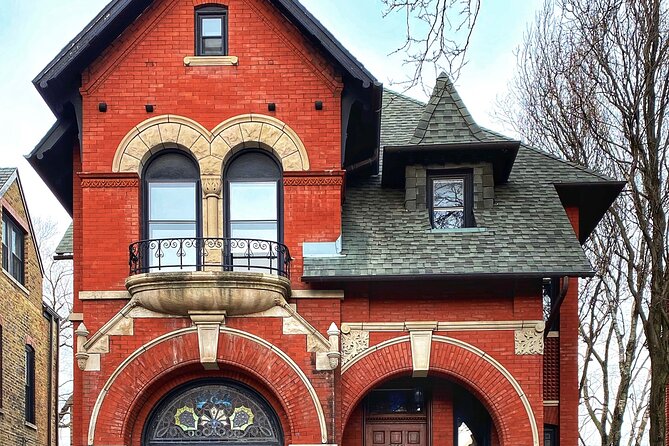 Historic Homes and Cottages of Wicker Park Walking Tour - Accessibility and Weather Considerations