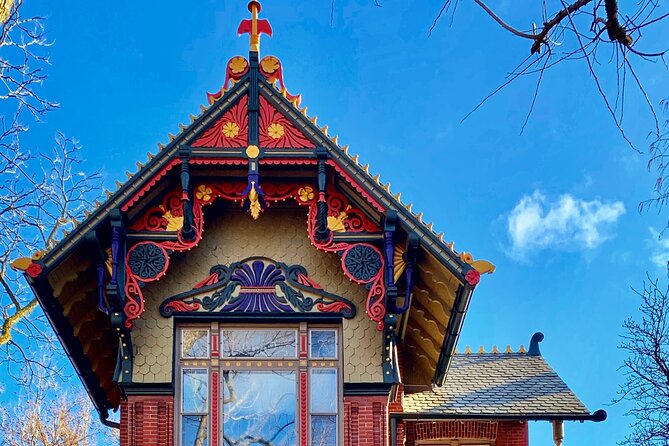 Historic Homes and Cottages of Wicker Park Walking Tour - Wicker Park: A Neighborhood of Architectural Contrasts