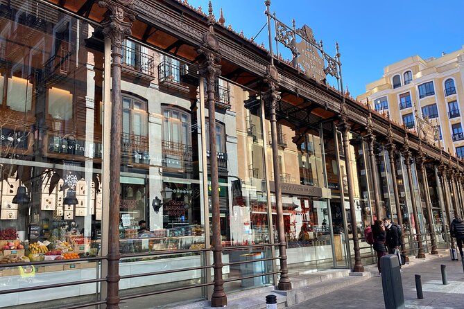 Historic Madrid, a walk through the Austrias neighborhood - Practical Details: Meeting Point, Group Size, and Accessibility