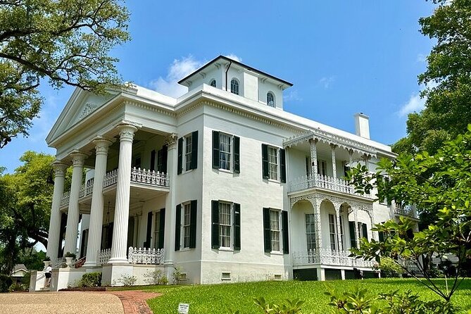 Historic Natchez and Emerald Mound Full Day Private Tour - Visiting Stanton Hall, a Grand Antebellum Mansion