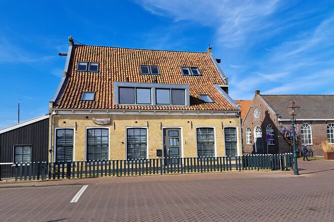 Historic Outdoor Escape in Lemmer - Practical Details: Meeting Point and Accessibility