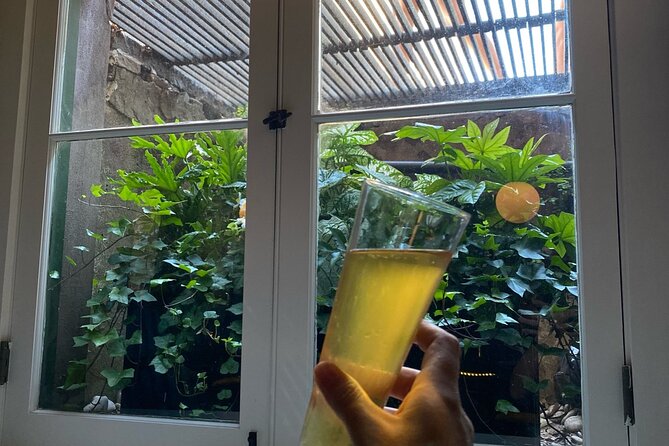 Historic Pubs, Taverns, and Taprooms Tour - The Balance of Food, Drink, and History