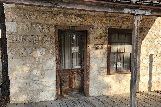 Historic San Antonio Audio APP and GPS Private Self Guided Tour - The Scenic River Walk and Famous Statues