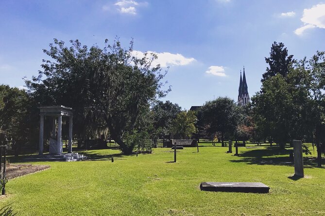 Historic Savannah Walking Tour - Starting at Johnson Square and the Significance of the First Stop