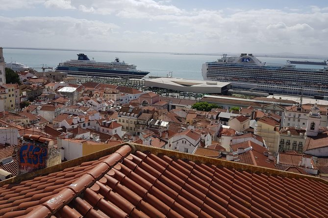 Historic Tuk Tour 1h30 - Scenic Lookouts Over the Tagus River and Alfama
