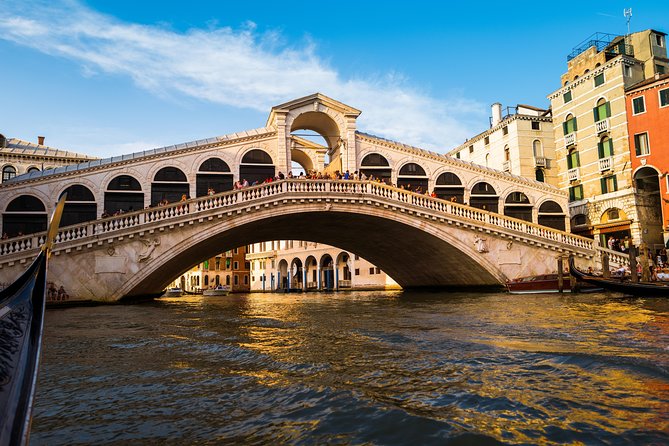 Historic Venice: Exclusive Private Tour with a Local Expert - Modern Life Meets Tradition at Allianz Venezia Centro Storico