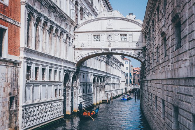 Historic Venice: Exclusive Private Tour with a Local Expert - The Grand Canal: Venice’s Waterway of Wonders