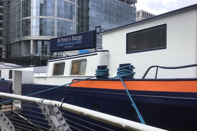Historic walk of East Londons Wapping Docks and its famous Pubs - The Role of the Guide: Personal, Knowledgeable, and Approachable