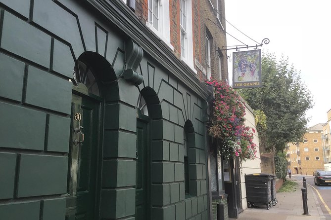 Historic walk of East Londons Wapping Docks and its famous Pubs - Practicalities: Safety, Accessibility, and Customization
