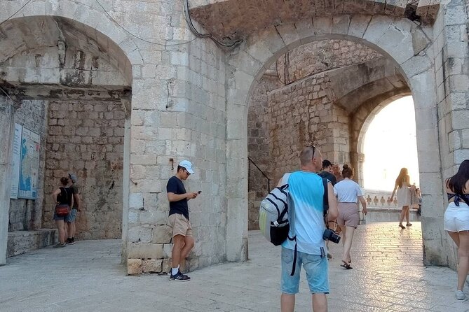 Historic Walk with Game of thrones details in Dubrovnik - The Ethnographic Rupe Museum and Views of City Walls