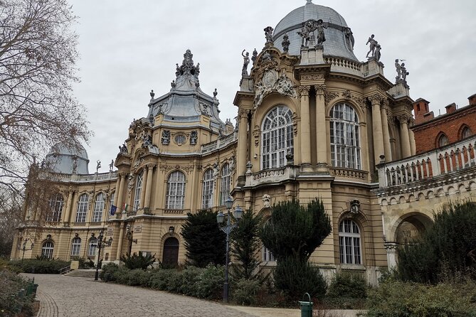 Historical and Cultural Walking Tour in Budapest - The Magnificence of the Hungarian Parliament