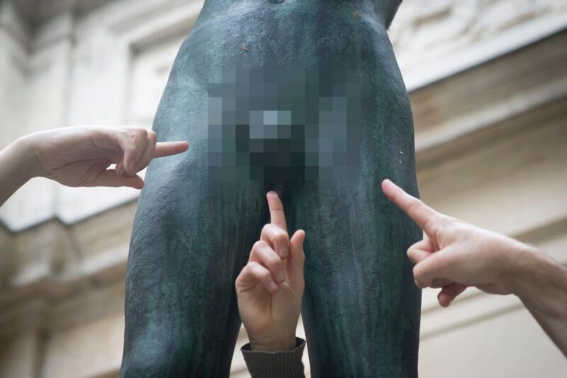 Historical and naughty tour of Lyon in french - An Adult-Only Experience with a Touch of Theatrical Flair