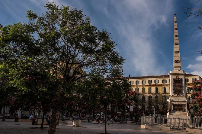 Historical Centre and Cathedral of Málaga - Inside the Malaga Cathedral: The ‘One-Armed Lady’